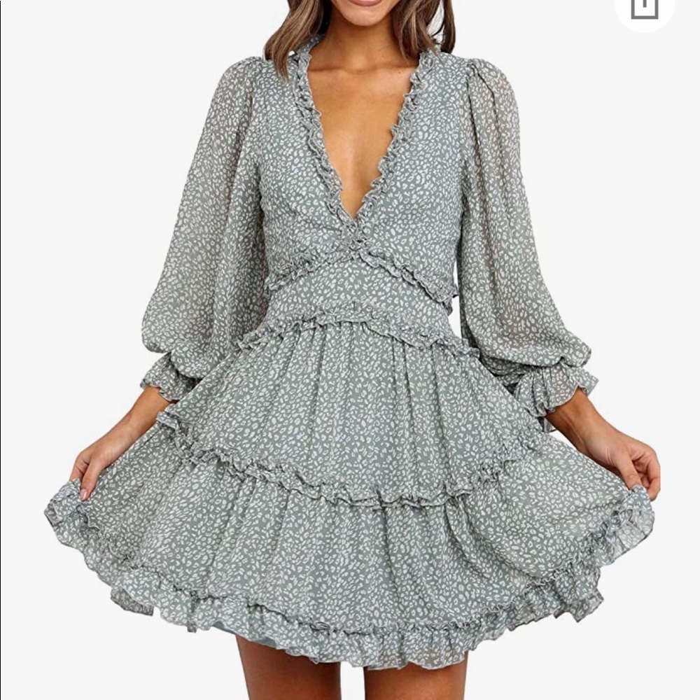 Open back flowy dress. Never worn!